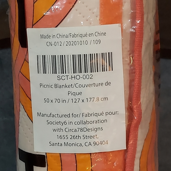 NWT SOCIETY6 PICNIC BEACH RETRO BLANKET CUSTOM WATERPROOF SANDPROOF CARRY HANDLE - Picture 7 of 11